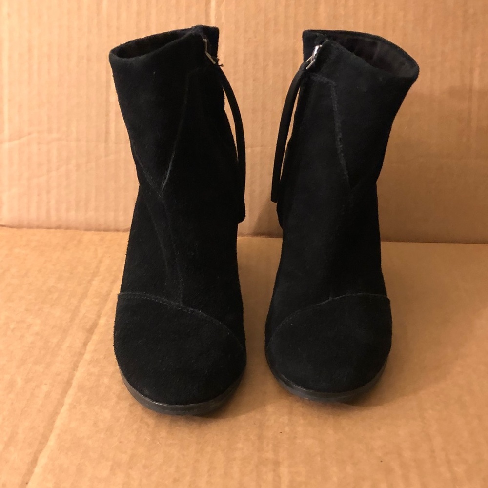 Tom’s Black Booties Size 5